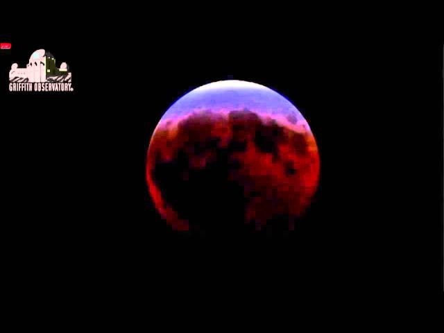 Moon Turns 'Blood Red' - Lunar Eclipse Time-Lapse Video