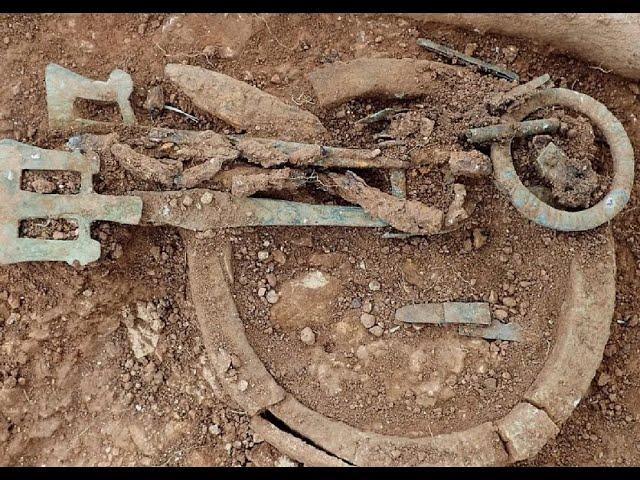IVORY BAG RINGS FOUND IN ANGLO SAXON BURIALS HAVE ORIGINS IN AFRICA