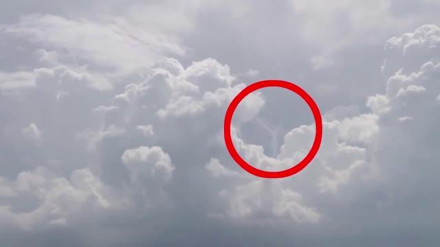 Angel or Alien ?? Mysterious events recorded - Alien sightings