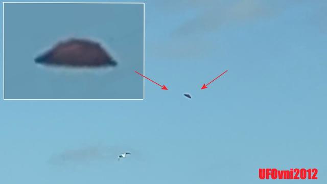 Black triangular UFO filmed over Wiltshire In England On April 3, 2021