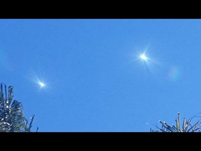 Two Strange Lights Spotted in Sydney, Australia, April 23 ????