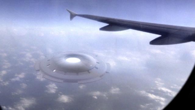 UFO filmed from Airplane in the sky of CHINA !!! 2018