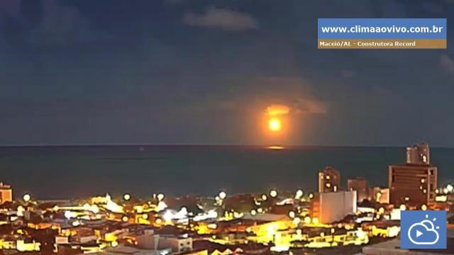 Weather camera video is the best data about the UFO sighting in Maceió, Brazil