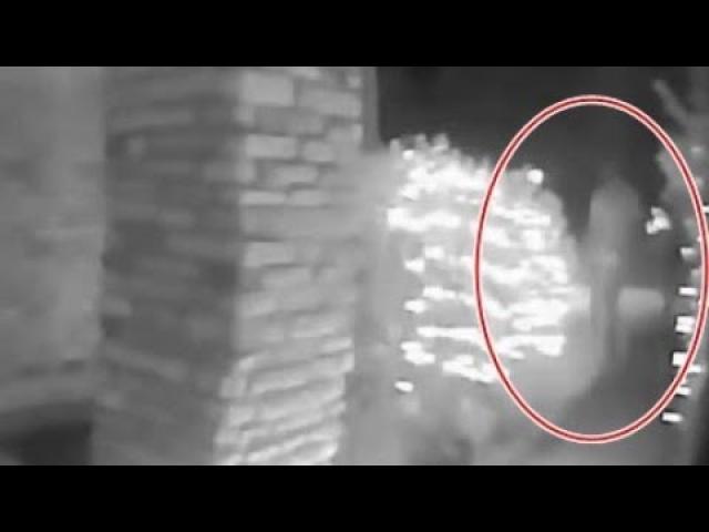 Woman's Boyfriend Is An Alien! Flying Away! Door Cam Proof!