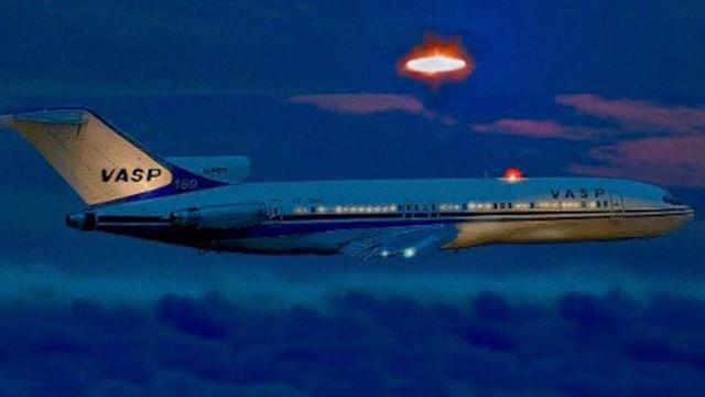 UFO filmed from Airplane Cabin in Brazil, Nov 2022 ????