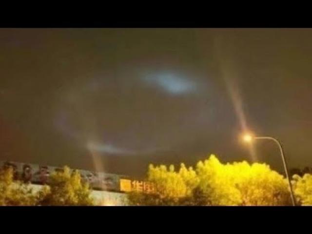 UFO Lights In Sky Over Beijing, China Seen For 100km