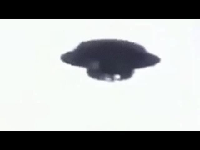 Strange UFO Hovering over houses Filmed in 2008 ????