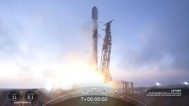 SpaceX launches Starlink batch from Vandenberg Space Force Base, nails landing