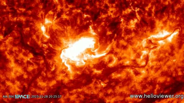 Whoa! Sun blasts strong M9.8-class flare, CME Earth-directed