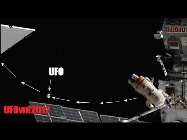 A ???? Smart UFO Makes A Turn Near The ???? ISS (translated subtitles)