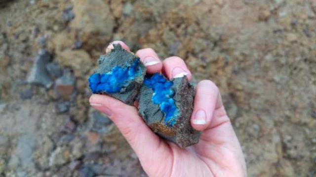 Man Finds Rock on Beach But when Jeweler Sees It, Says this Horrible Secret !