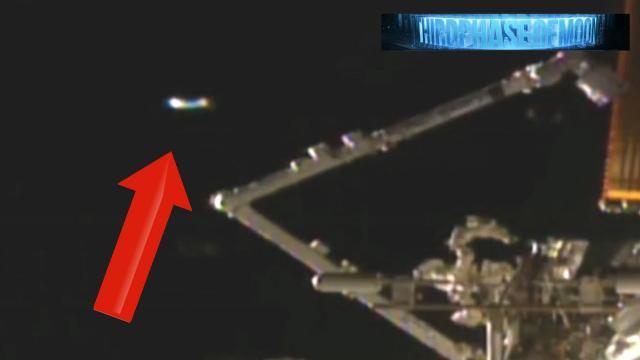 WOW!!! SOMETHING VERY STRANGE Just Visited THE ISS!! NASA CUTS FEED! UFO SIGHTING 5/5/2016