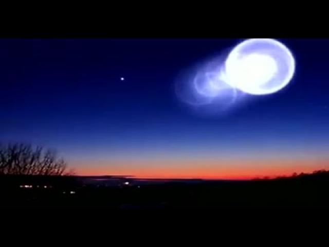 UFO goes through a Stargate - Filmed in Western Canada