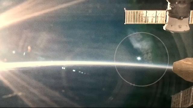 UFO caught on NASA Video Feed ????
