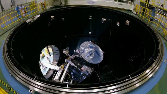 See the JUICE spacecraft spin in Large Space Simulator time-lapse