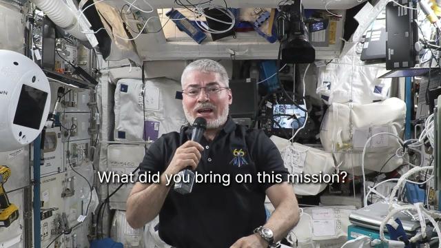 NASA ASTRONAUT ANSWERS SOCIAL MEDIA QUESTIONS ABOUT RECORD BREAKING SPACEFLIGHT
