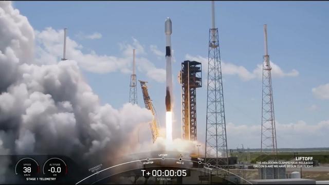 Blastoff! SpaceX launches 23 Starlink satellites from Cape Canaveral, nails landing