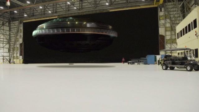 ???? Leaked Video Shows UFO in Secret Military Hangar (CGI)