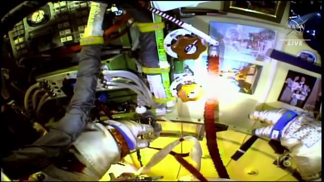 Russian spacewalker's spacesuit suffers glitch, connects to space station power
