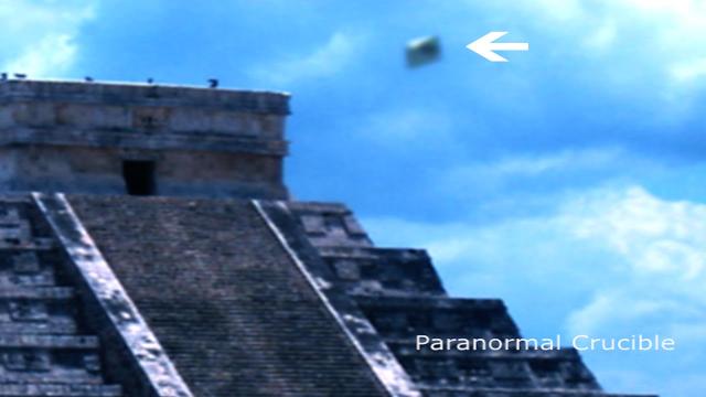 UFO Over Pyramid Of The Sun, Mexico
