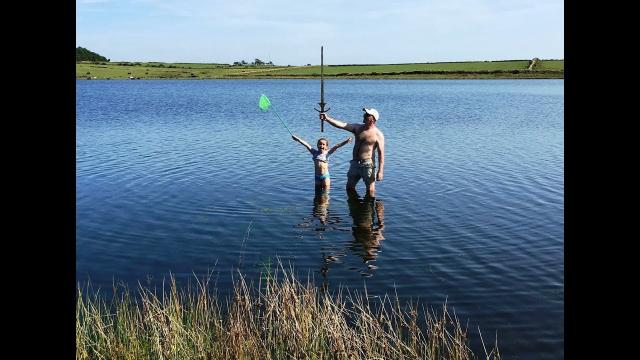 Dad takes his daughters on vacation. Girl makes a fantastic discovery