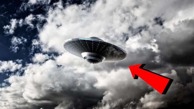 NEW UFO VIDEOS! You Won't Believe What Happened Over Our World!