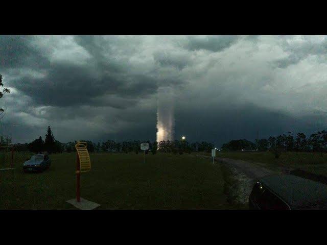 Mysterious Light Tube appears in the sky over Feliciano, Argentina