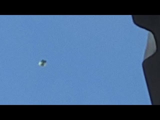 Strange UFO / UAP Filmed in Stockholm, Sweden in June 2022 ????