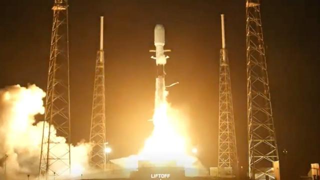 SpaceX launches 22 Starlink satellites from Florida, nails landing