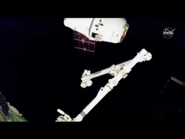 SpaceX Dragon Captured by Space Station in Awesome Time-Lapse