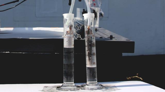 Extracting drinkable water from the air