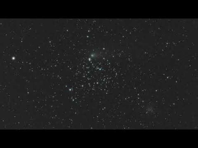 Watch a Comet Flyby Big Star Cluster M35 in New Time-lapse Video