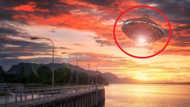 Strange Circling Alien Lights Over Houston Texas!! UFO Videos 2017