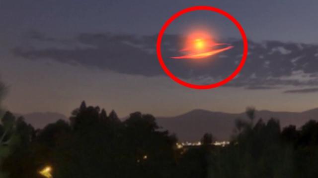 Mysterious Light Heading Towards Earth Caught On Tape |  People Are Worried