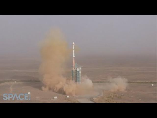China launches 3 low-orbit communications test satellites