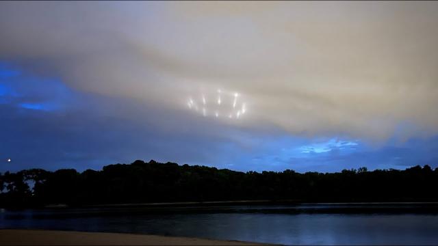 Spotted weird lights in the sky in Bloomington, Minnesota