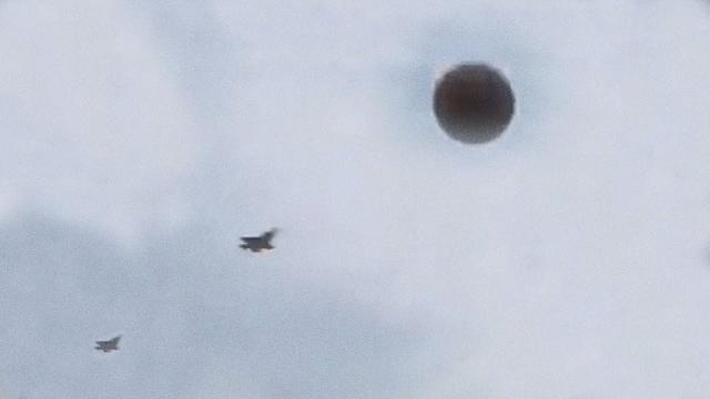 Sphere UFO Chased by Fighter Jets ????