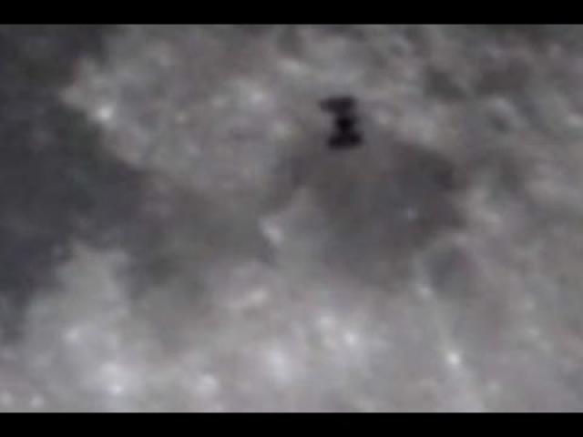 Space Station Flies In The Face Of The Moon - Skywatching Video