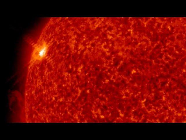 Sun blasts powerful M1-class flare, spacecraft watches