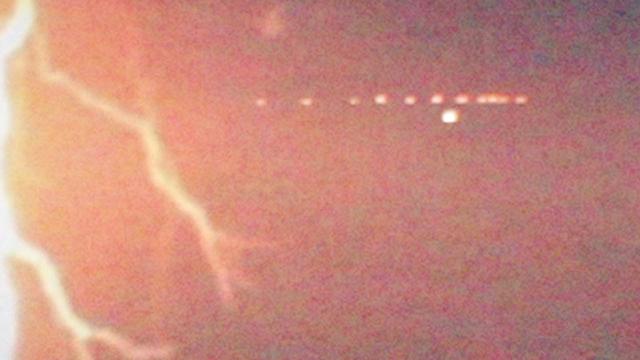 UFO lights filmed during thunderstorm in CANADA !!! August 2016