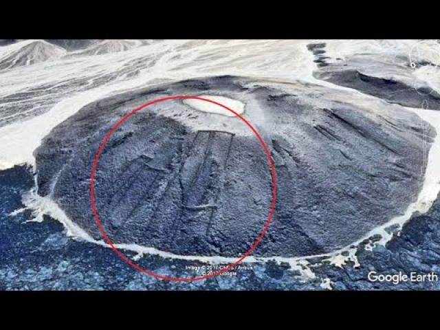 Unexplained Ancient Stone Structures Found in Arabian Desert
