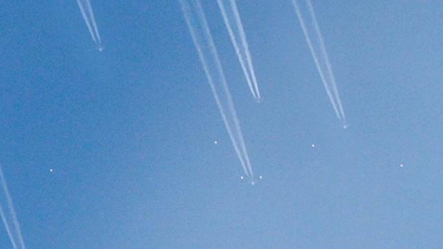 VAST CHEMTRAILS OPERATION HAS BEGUN mysterious orbs seen flying around them !!!