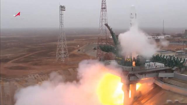 Blastoff! Russian Soyuz rocket launches 38 satellites on rideshare mission