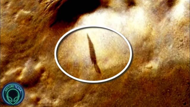 SHADOW OF "ALIEN SATELLITE" ON MARS?..