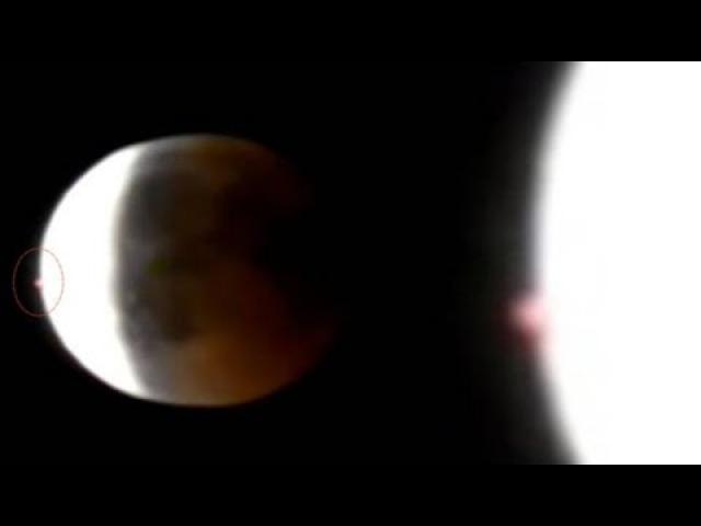 Red Colored Light Anomaly Near Moon surface