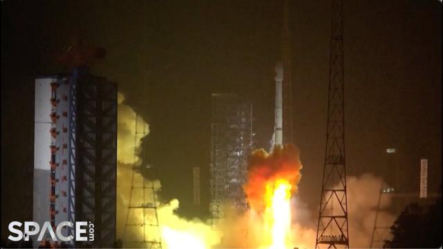 Blastoff! China's Long March 3B rocket launches land exploration