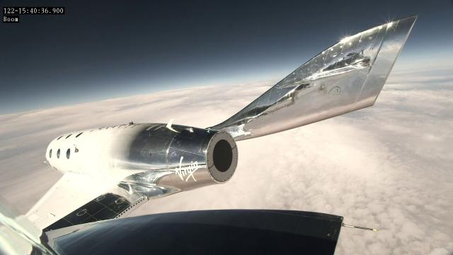 Watch SpaceshipTwo's glide flight and landing at Spaceport America