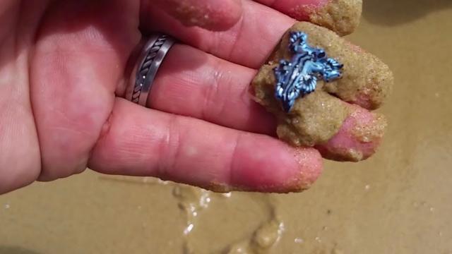 Father Runs To Call Help When He Sees What 7-Year-Old Finds On Beach