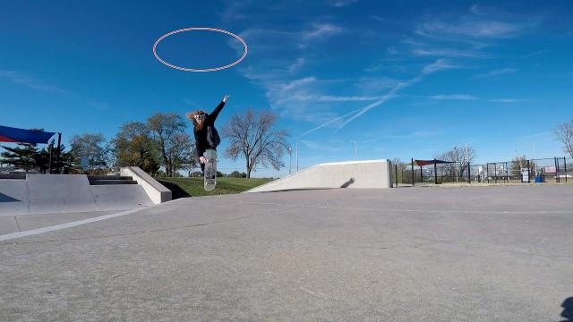 UFO flying at a high rate of speed filmed at Lee's Summit, Missouri