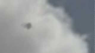 UFO Sightings UFO Caught In Broad Daylight 2013! Weird Footage What is it?